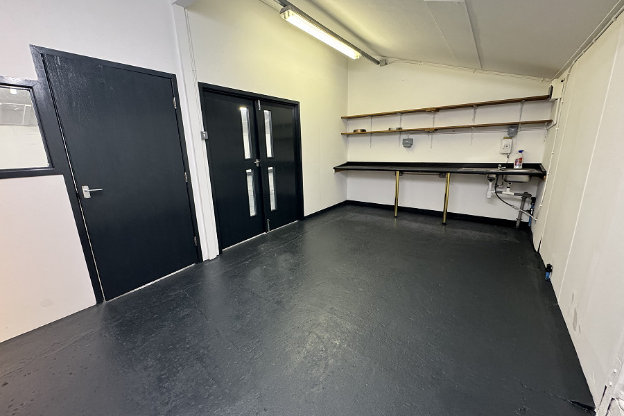 To Rent: Unit 3 at 4J’s Workspace – 5550 sq ft